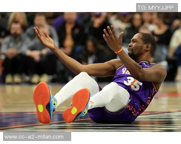 杜兰特本赛季出手次数创生涯新低球场表现引发关注与讨论