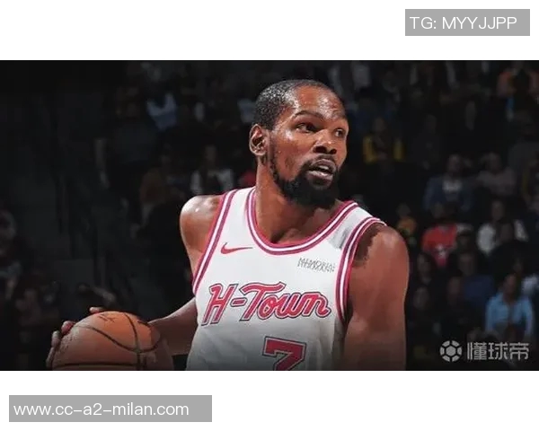 杜兰特三节表现抢眼15投8中贡献22分5篮板1助攻2盖帽第三节状态略有下滑