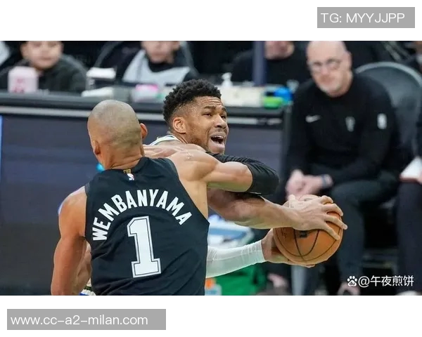 字母哥三节打卡表现抢眼22分钟内贡献21分5篮板2抢断 字母哥三节打卡表现抢眼22分钟内贡献21分5篮板2抢断